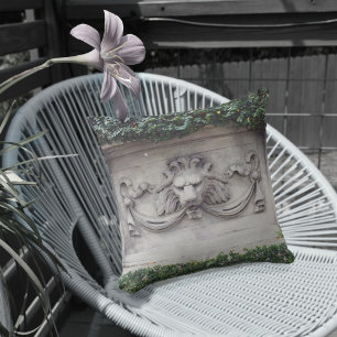 Classic Lion Head Architectural Relief Gray Kissen