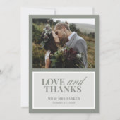 Classic Luxe | Elegantes Sage Green Wedding Foto Dankeskarte (Vorderseite)