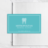 Classic Modern Dentist Tooth Logo auf Aqua Blue Visitenkarte