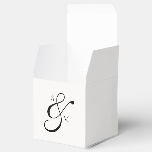 Classic Monogram Ampersand White Wedding Geschenkschachtel (Geöffnet)