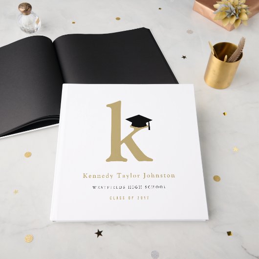Classic Monogram K And Graduation Cap Grad Party Gästebuch (Vorderseite offen)
