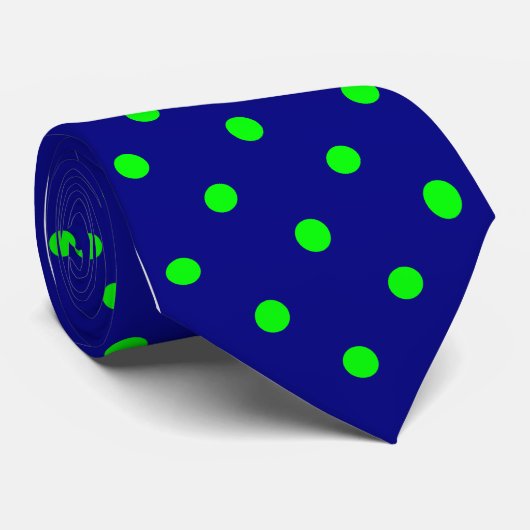 Classic Neon Green Polka Dots on Navy Krawatte (Gerollt)