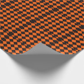 Classic Orange and Black Argyle Halloween Geschenkpapier (Ecke)