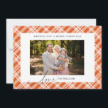 Classic Orange Tartan Kariert Zwei Fotos Weihnacht Feiertagskarte<br><div class="desc">Verweilen Sie in dieser Saison mit unserer Classic Adorable Orange Tartan Kariert Custom Fotos Weihnachtskarte. Mit einem zeitlosen, hellbraunen Gingham-karierten Design ist diese Karte ideal, um Ihr LieblingsFoto zu präsentieren und eine wirklich persönliche Touch zu schaffen. Die Word Liebe ist in Kalligraphie Schriftart für einen sehr einzigartigen Stil. Die Kartenrückseite...</div>