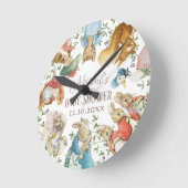 Classic Peter the Rabbit Baby Shower Runde Wanduhr (Winkel)