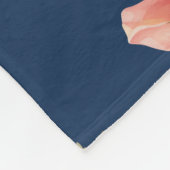 Classic Pink Roses Floral on a Blue Background Fleecedecke (Ecke)