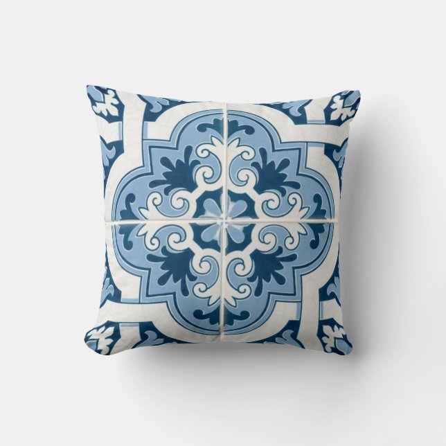 Classic Portuguese  Blue and White Mediterranean P Kissen (Vorderseite)