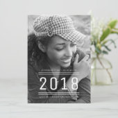 Classic Preppy Abschluss Foto Einladung | weiß (Stehend Vorderseite)