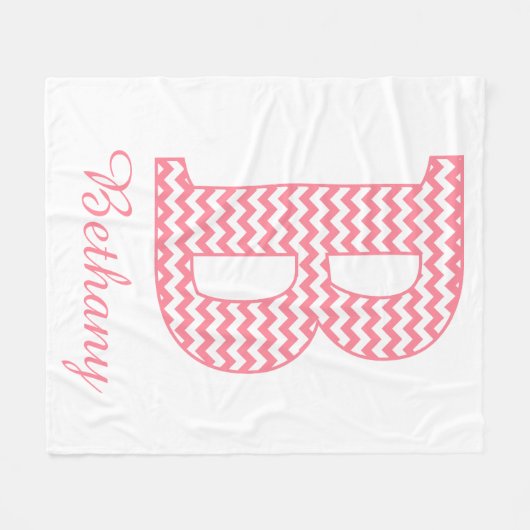 Classic Preppy Pink Zickzack Letter B Monogram Bab Fleecedecke (Vorderseite (Horizontal))