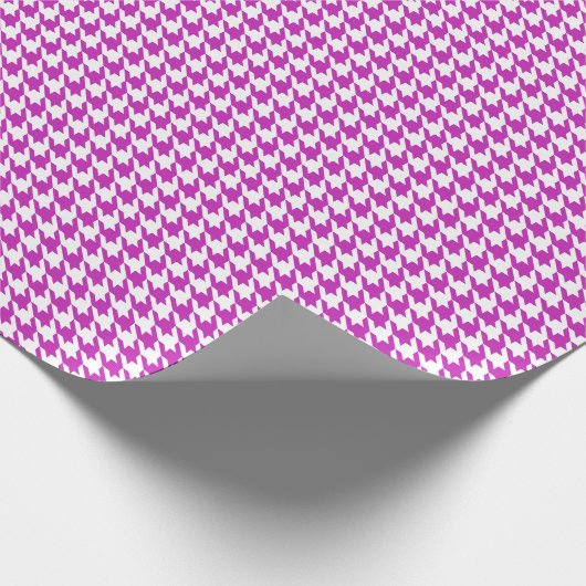 Classic Purple and White Houndstooth Pattern  Geschenkpapier (Ecke)