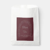 Classic Red Floral Wedding Gate Geschenktütchen (Vorderseite)