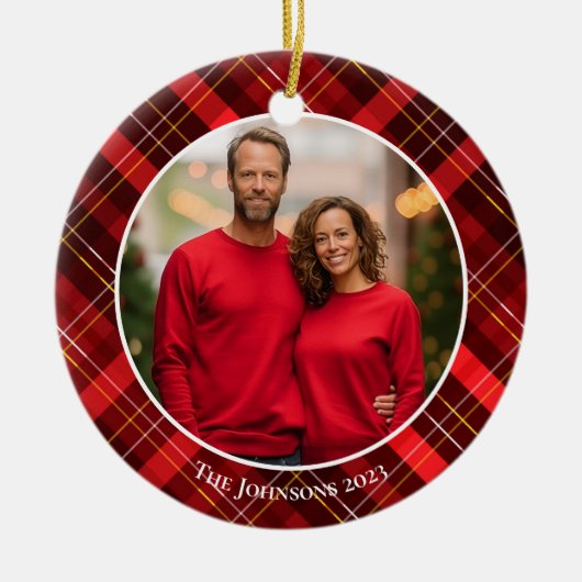 Classic Red Kariert Tartan Weihnachtsfamilien Foto Keramik Ornament (Vorne)