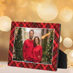 Classic Red Plaid Tartan Christmas Photo Fotoplatte<br><div class="desc">A classic red plaid tartan pattern behind your horizontal holiday family photograph for a festive,  traditional Christmas photo plaque. Simple and beautiful Christmas gift.</div>