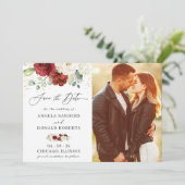 Classic Red White Floral Gold Confetti Wedding Save The Date (Stehend Vorderseite)