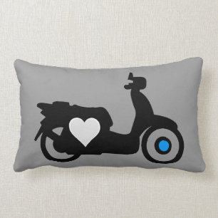 CLASSIC RETRO SCOOTER SILHOUETTE UND HERZ LENDENKISSEN
