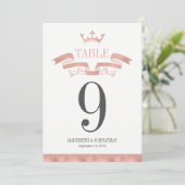 Classic Rose Gold Wappen Wedding Tischnummer Card (Stehend Vorderseite)