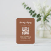 Classic Rustic Terracotta QR Code Wedding RSVP Begleitkarte (Stehend Vorderseite)