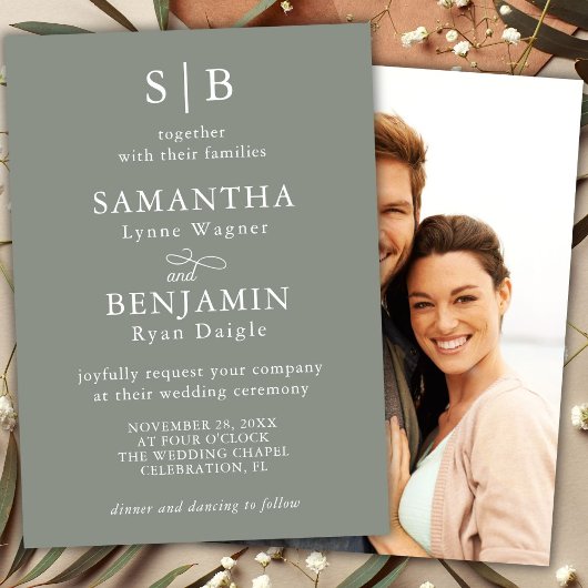 Classic Sage Green Monogram Foto Wedding Einladung