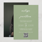 Classic Sage Green Photo Monogram QR Code Wedding Einladung (Vorne/Hinten)