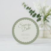Classic Sage Green Script Scallop Wedding Foto Save The Date (Stehend Vorderseite)