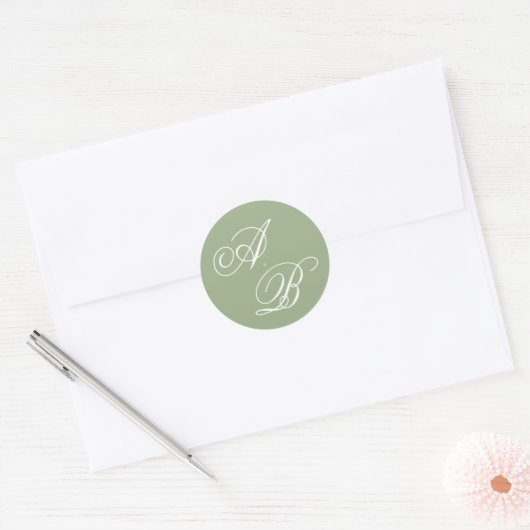 Classic Sage Green & White Monogram Script Wedding Runder Aufkleber (Umschlag)