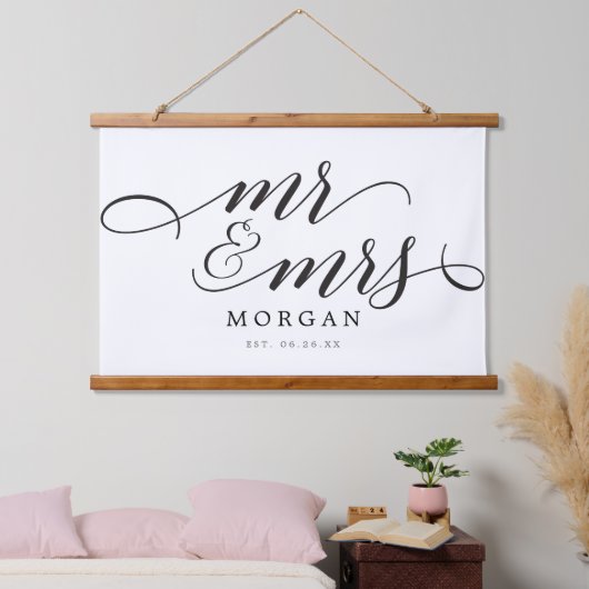 Classic Script Mr. & Mrs. Wedding Sign Banner Wandteppich Mit Holzrahmen (Schlafzimmer)