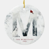 Classic Snowy Weihnachts Winter Scene Monogram M Keramik Ornament (Hinten)