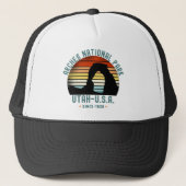 Classic Sunset over Arches Park, Utah Truckerkappe (Vorderseite)