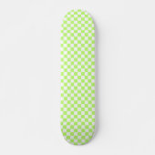 Classic visual lime checkerboard  skateboard (Vorne)