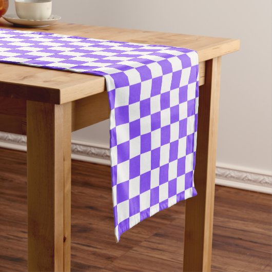 Classic visual purple checkerboard  kurzer tischläufer (Beispiel)