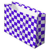 Classic visual violet checkerboard  große geschenktüte (Vorderseite Schrägansicht)