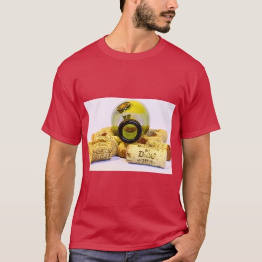 Classic Wine-Bottle Art Tee (Vorderseite)