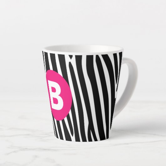 Classic Zebra Stripes Bright Pink Monogram Milchtasse (Rechte Ecke)