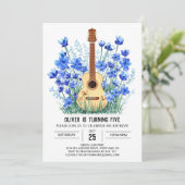 Classical Blue Guitar Boy Birthday Einladung (Stehend Vorderseite)