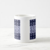 Classy Blue Baroque Muster von Leah G - Hubs Kaffeetasse (Mittel)