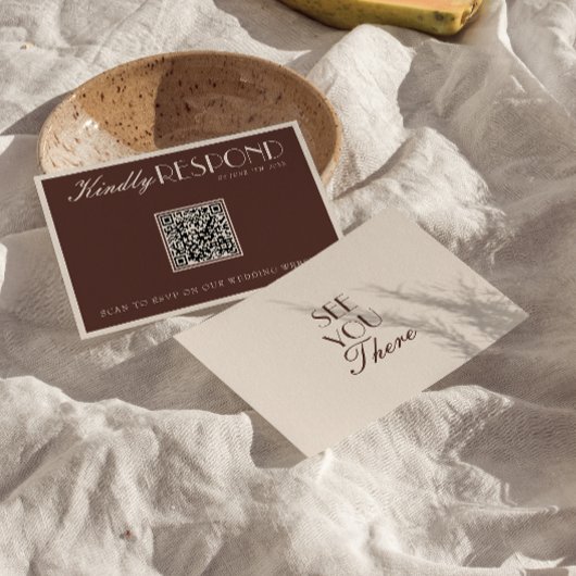 Classy Chocolate Brown Old Money QR Code Wedding RSVP Karte