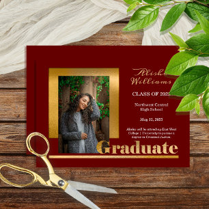 Classy Elegante Gold Text Graduate 1 Foto Maroon Ankündigung