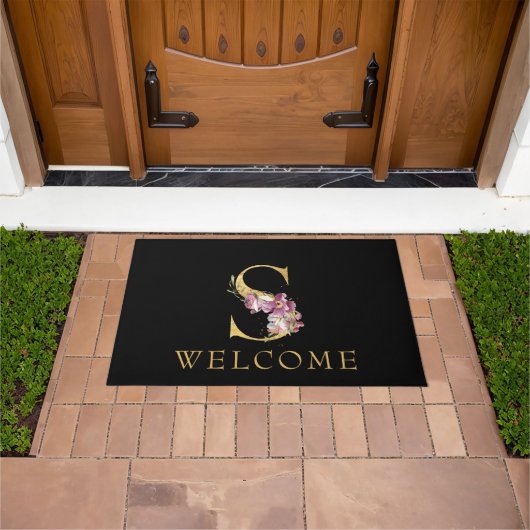 Classy Gold Monogram S mit Pink Florals Doormat Fußmatte (Außenbereich)