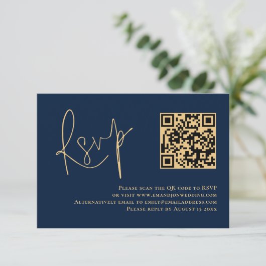Classy Gold Script Navy Blue QR Code Wedding RSVP (Stehend Vorderseite)