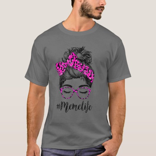 Classy Meme Life Messy Bun Pink Leopard Print Moth T-Shirt (Vorderseite)