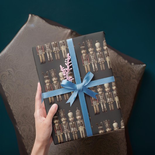 Classy Nutcracker Soldiers Brown Traditional Geschenkpapier