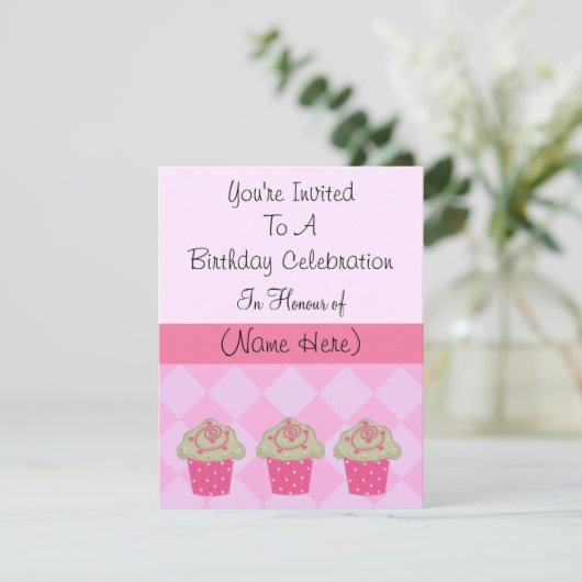 Classy Pink Cupcake zum Geburtstag Einladung (Stehend Vorderseite)