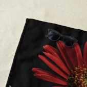 Classy Red Daisy auf schwarz, Strandtuch (Beispiel)
