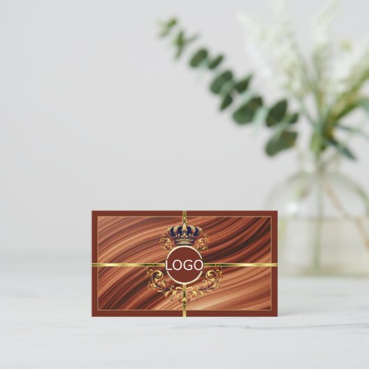Classy Royal Brown Gold Crown mit QR-Logo Visitenkarte (Stehend Vorderseite)