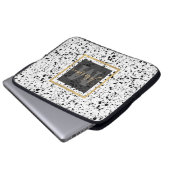 Classy Schwarz-weiß Marble Terrazzo Laptopschutzhülle (Vorne Knopf)