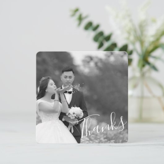 Classy Script Black/White Wedding Danke Foto Sav Save The Date (Stehend Vorderseite)