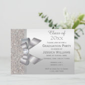 Classy Silver Gem Bow, Silver Sequins Abschluss Einladung (Stehend Vorderseite)