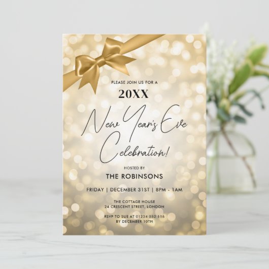 Classy Silvester Party Gold Bokeh Bow Einladung (Stehend Vorderseite)