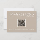 Classy Soft Taupe Old Money QR Fancy Code Wedding RSVP Karte (Vorderseite)