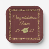 Classy Stylish Gold auf Maroon Graduation Party Pappteller (Vorderseite)